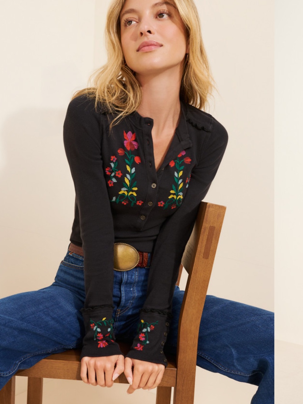 34SS.NWT $98 Free People Fleur Embroidered Cuff Top Embroidered Black Long-S